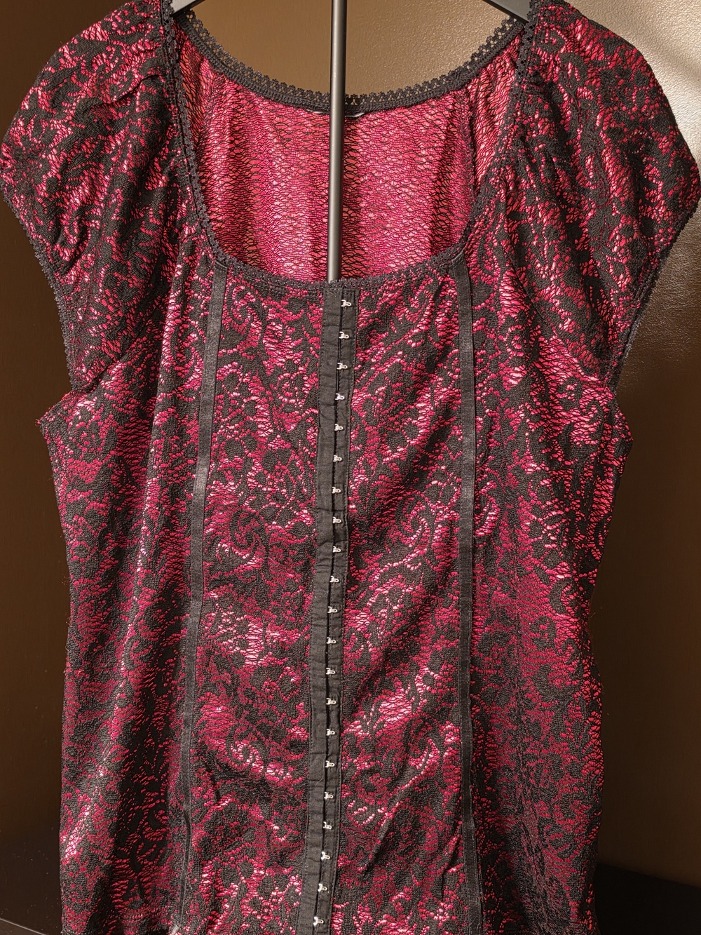Red & Black Lace Overlay Women's Plus Size Top
